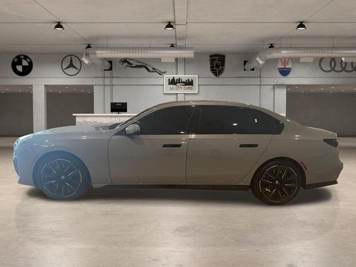 2024 BMW 740 i