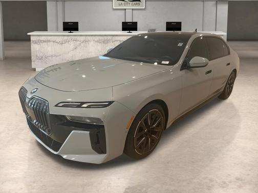 2024 BMW 740 i