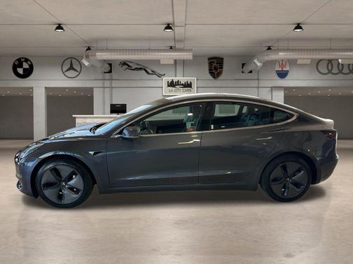 2020 Tesla Model 3 Standard Range