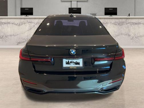 2022 BMW 750 i xDrive