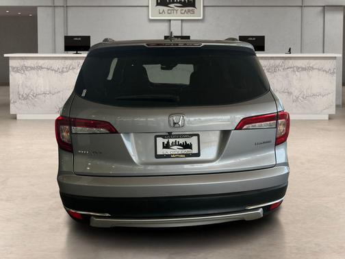 Lunar Silver Metallic 2019 Honda Pilot Touring 8-Passenger