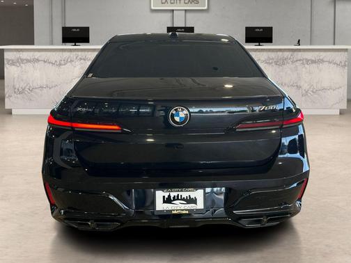 Carbon Black Metallic 2023 BMW 760 i xDrive