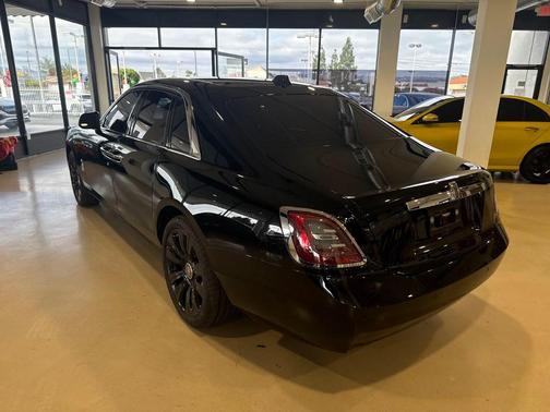2023 Rolls-Royce Ghost 