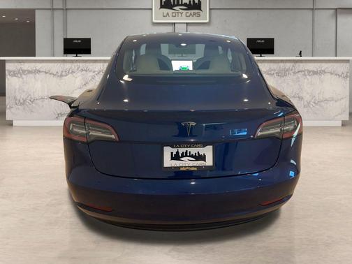 2022 Tesla Model 3 Standard Range