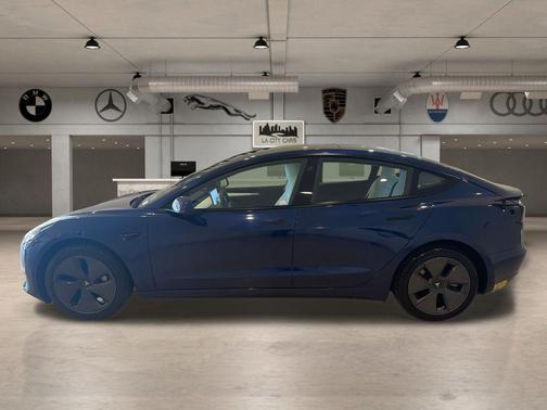 2022 Tesla Model 3 Standard Range