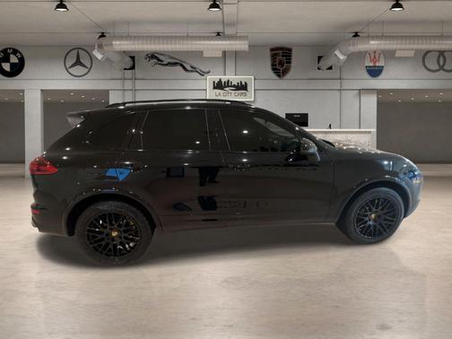 2017 Porsche Cayenne Platinum Edition