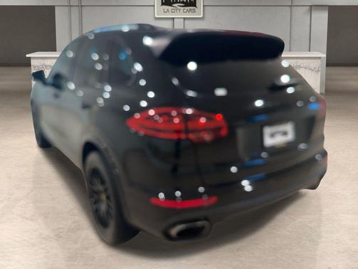 2017 Porsche Cayenne Platinum Edition