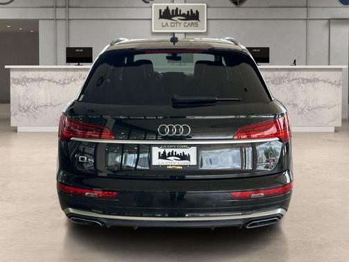 Mythos Black Metallic 2022 Audi Q5 45 S line Premium Plus