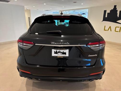 2022 Maserati Levante Modena