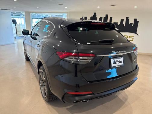 2022 Maserati Levante Modena