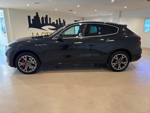 2022 Maserati Levante Modena