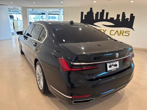 2020 BMW 740 740i