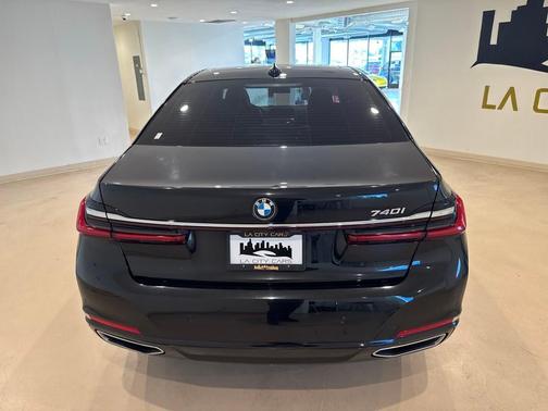2020 BMW 740 740i