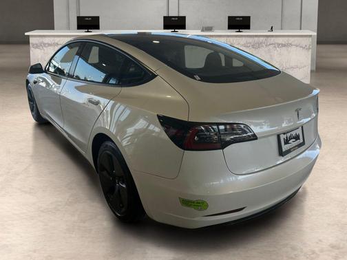 Pearl White Multi-Coat 2023 Tesla Model 3 Standard Range