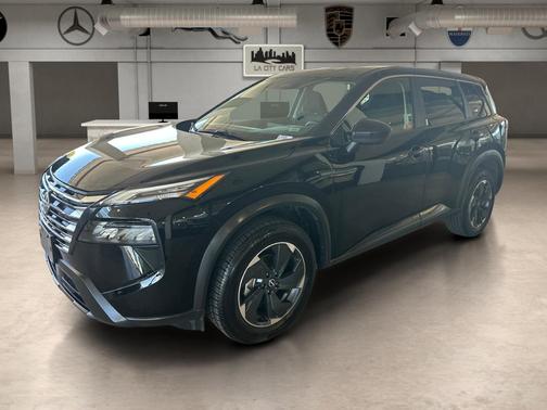 Super Black 2025 Nissan Rogue SV
