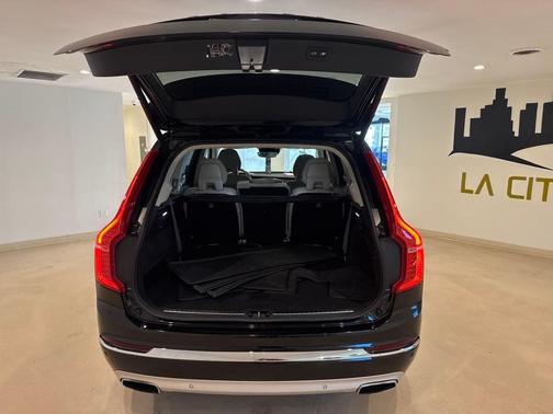 2021 Volvo XC90 Recharge Plug-In Hybrid T8 Inscription 7 Passenger