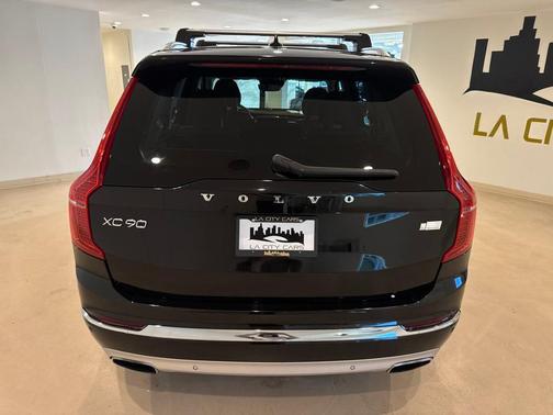 2021 Volvo XC90 Recharge Plug-In Hybrid T8 Inscription 7 Passenger