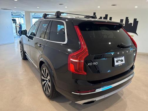 2021 Volvo XC90 Recharge Plug-In Hybrid T8 Inscription 7 Passenger