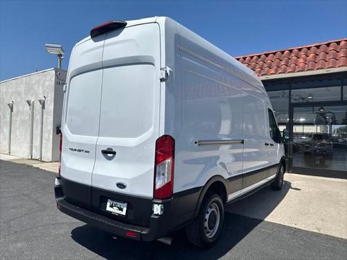 2022 Ford Transit-250 Base