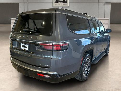 Baltic Gray Metallic Clearcoat 2023 Jeep Wagoneer L Series II 4x4