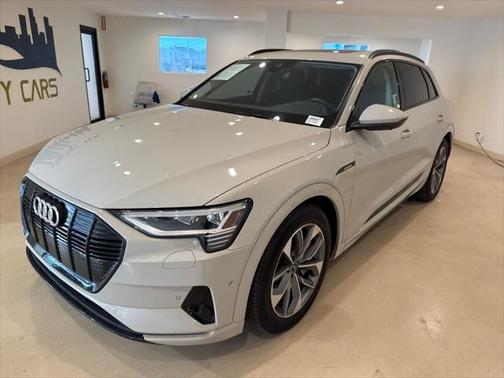 2021 Audi e-tron Premium Plus