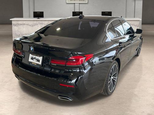 2022 BMW 530 i