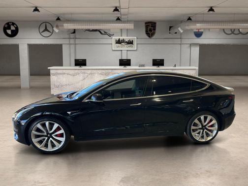2019 Tesla Model 3 Performance