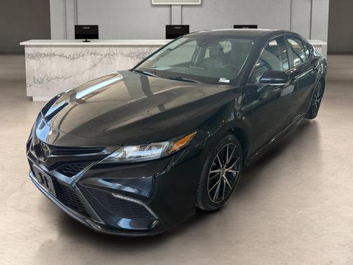 Midnight Black Metallic 2023 Toyota Camry SE