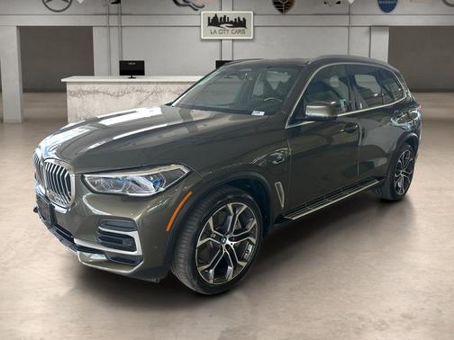 Manhattan Green Metallic 2023 BMW X5 PHEV xDrive45e