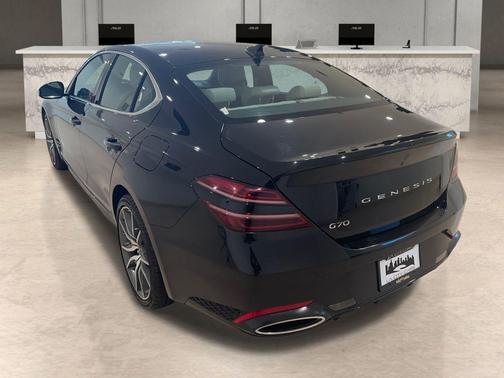 2024 Genesis G70 2.5T RWD