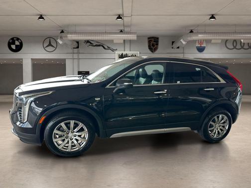 Stellar Black Metallic 2023 Cadillac XT4 Premium Luxury