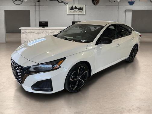 2023 Nissan Altima SR FWD