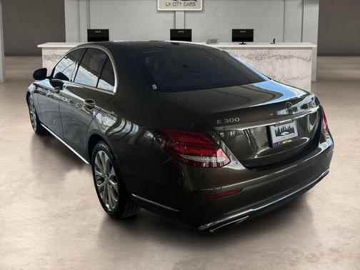 Dakota Brown Metallic 2017 Mercedes-Benz E-Class E 300