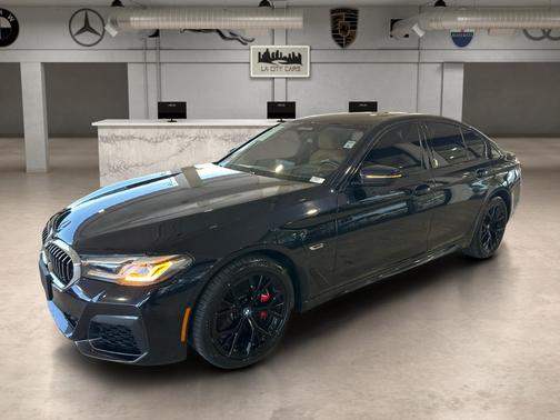 Carbon Black Metallic 2022 BMW 530e Base