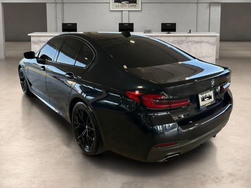 Carbon Black Metallic 2022 BMW 530e Base