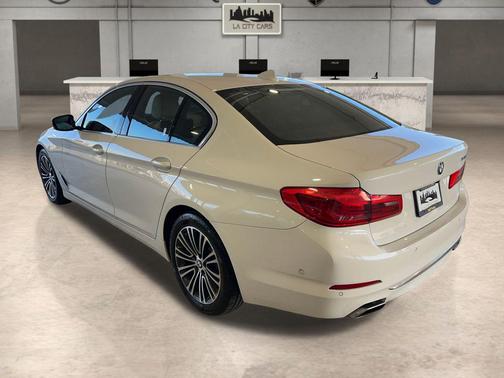 2019 BMW 540 540i