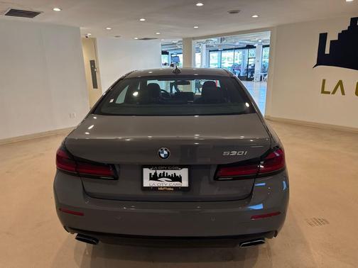 2022 BMW 530 i