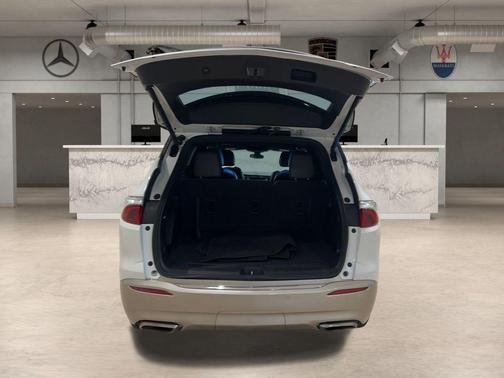 2022 Buick Enclave FWD Essence