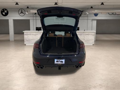 2018 Porsche Macan Sport Edition
