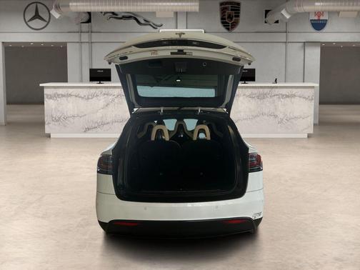 White 2016 Tesla Model X P90D