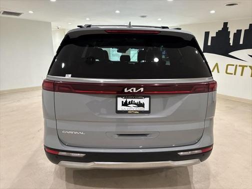 2024 Kia Carnival SX