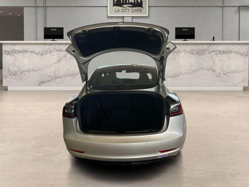 Silver 2018 Tesla Model 3 Performance