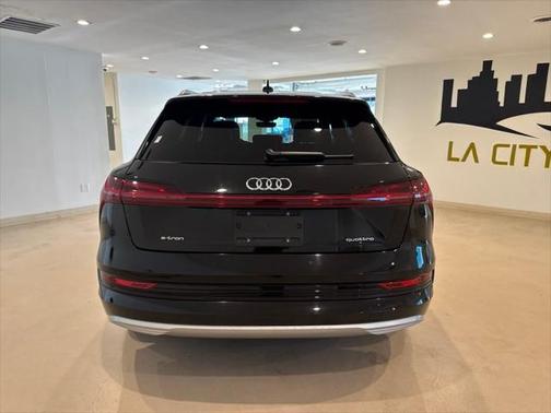 2022 Audi e-tron Premium