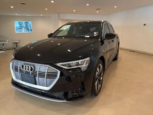 2022 Audi e-tron Premium