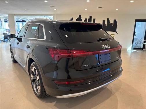 2022 Audi e-tron Premium