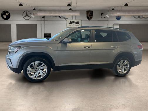 2022 Volkswagen Atlas 3.6L SE w/Technology