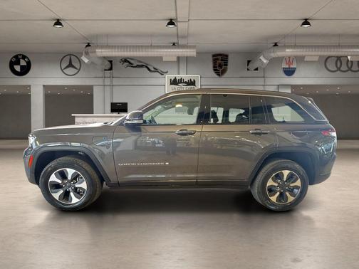 Baltic Gray Metallic Clearcoat 2022 Jeep Grand Cherokee 4xe Base