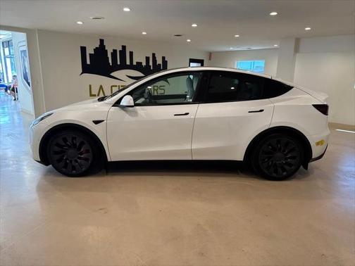 2022 Tesla Model Y Performance Dual Motor All-Wheel Drive