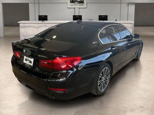 Jet Black 2018 BMW 530e iPerformance