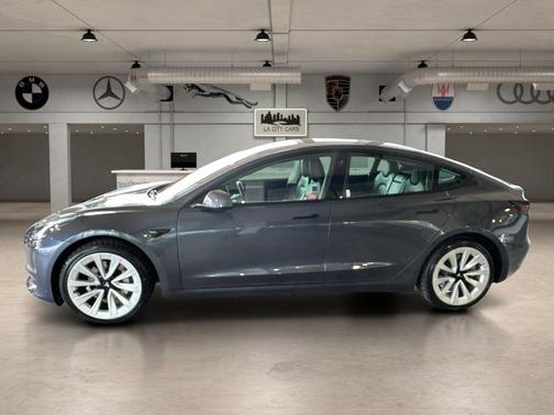 Midnight Silver Metallic 2022 Tesla Model 3 Long Range